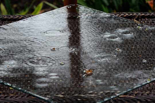 rain on table