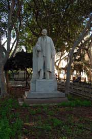 Maglio statue